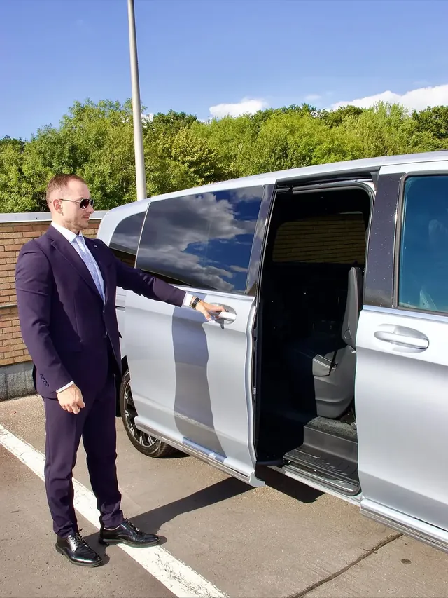 FirstClass Limousine Brussels - fleet and chauffeur services